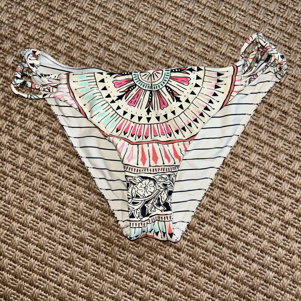 Reversible billabong bikini bottoms